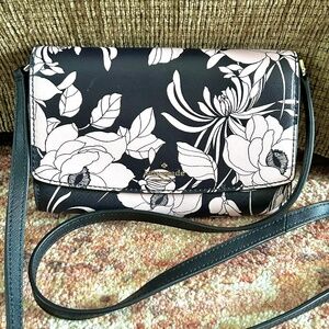 Kate Spade Gardenia Pattern Addison Black Leather Crossbody Bag Excellent Floral
